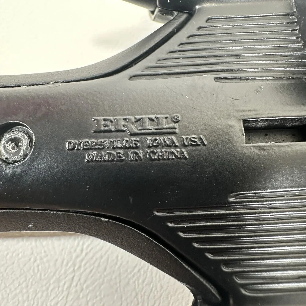 ERTL VINTAGE 1988 DIE CAST SR-71‎ BLACKBIRD